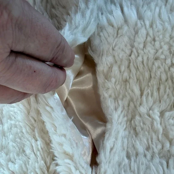 Anne French Women's White Faux Fur Size L - Picture 5 of 6